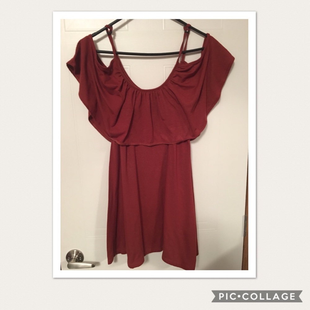 🆕 Cute Juniors size medium dress💥